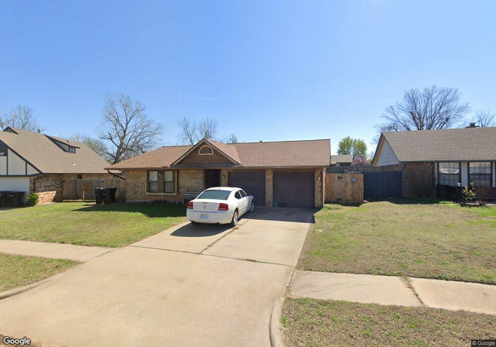 1030 NE 9th St, Moore, OK 73160 - photo 1