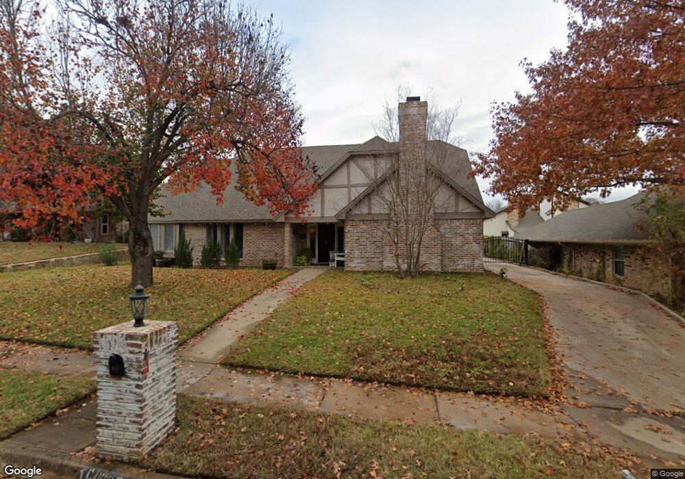 209 Pheasant Ct, Bedford, TX 76021 - photo 1