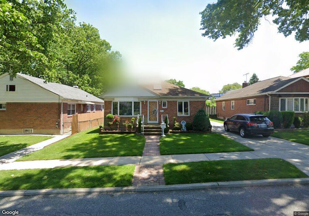 2711 157th St, Flushing, NY 11354 - photo 1