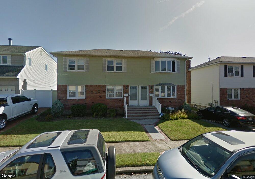 64 Farnum Blvd, Franklin Square, NY 11010 - photo 1