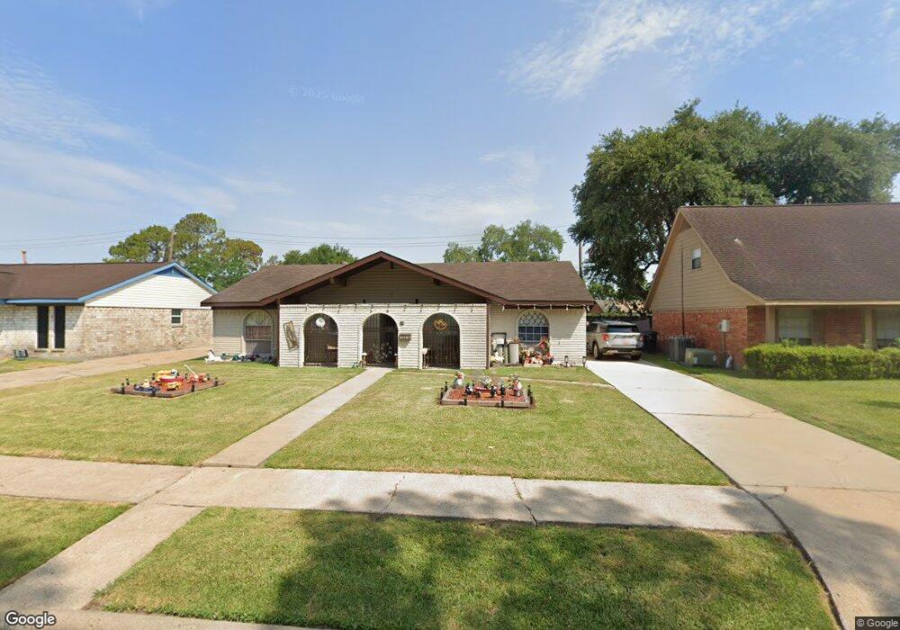 10611 Sagetree Dr, Houston, TX 77089 - photo 1