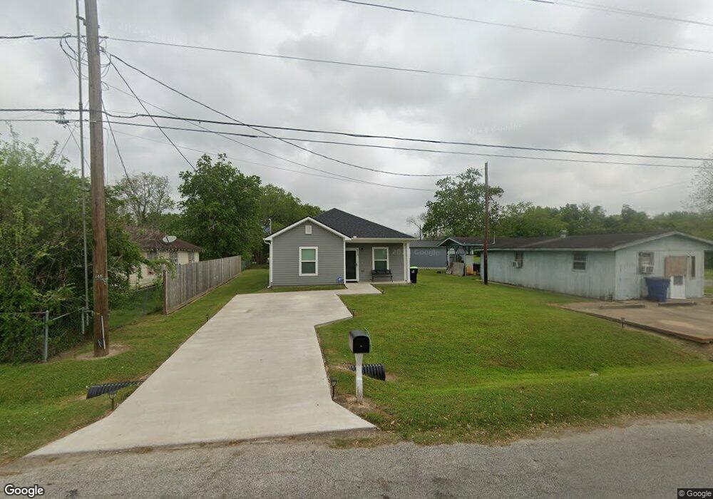 1119 Whitson St, Bay City, TX 77414 - photo 1