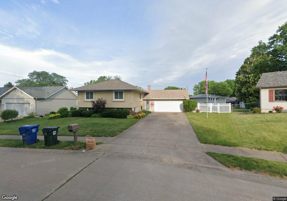 5830 N Fillmore St, Davenport, IA 52806 - photo 1