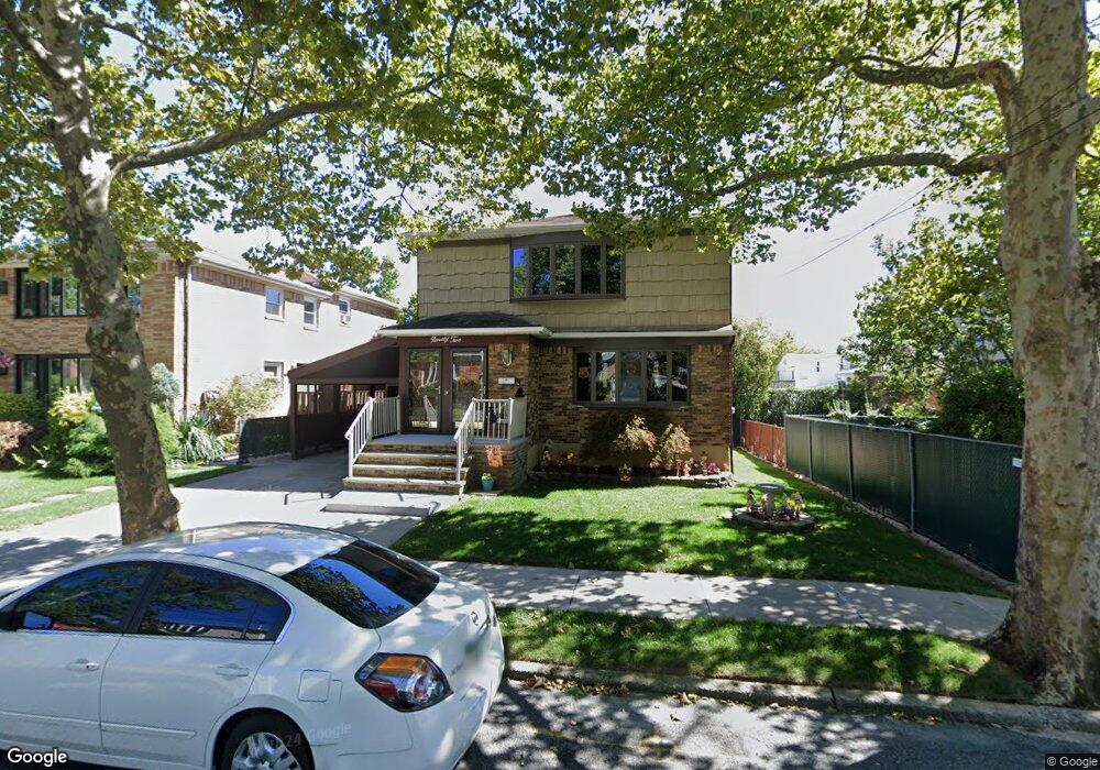 92 Ogorman Ave, Staten Island, NY 10306 - photo 1