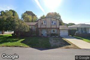 8 Hemlock St, Dupont, PA 18641