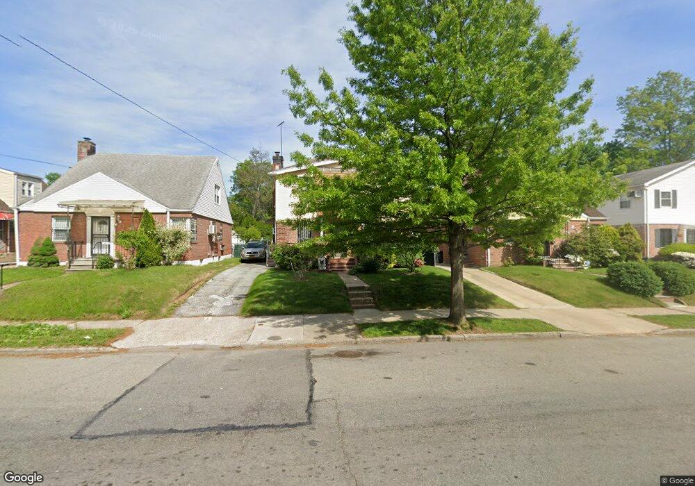 6111 Little Neck Pkwy, Little Neck, NY 11362 - photo 1