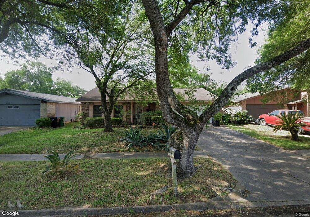 6015 Irish Hill Dr, Houston, TX 77053 - photo 1