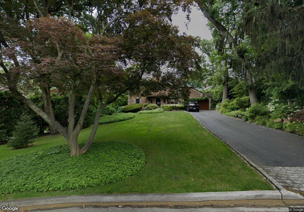 57 Buckminster Ln, Manhasset, NY 11030 - photo 1