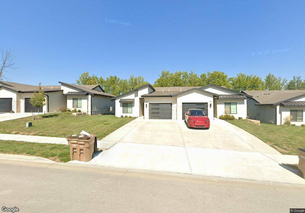 204 E Pine St, Raymore, MO 64083 - photo 1