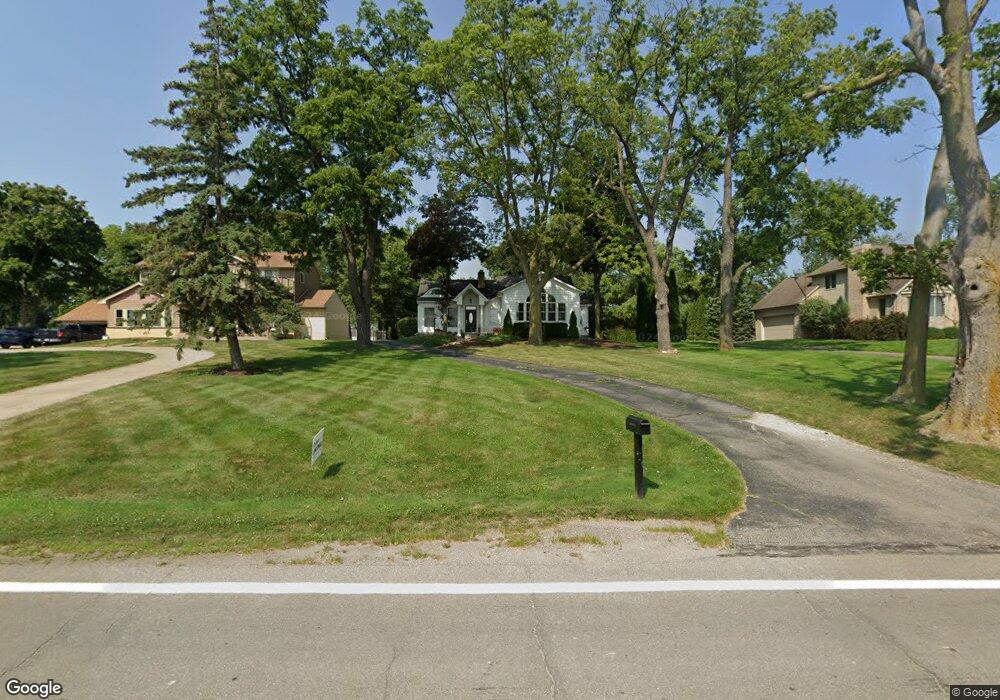 21576 E River Rd, Grosse Ile, MI 48138 - photo 1