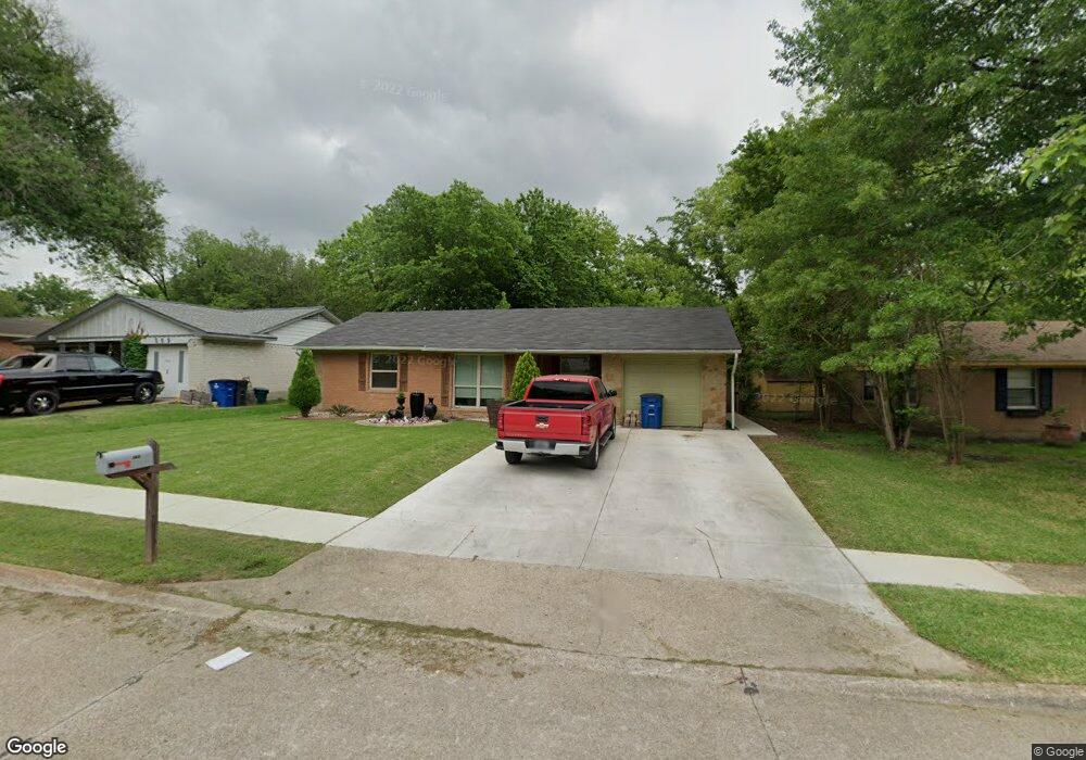 565 Lakeshore Dr, Ennis, TX 75119 - photo 1