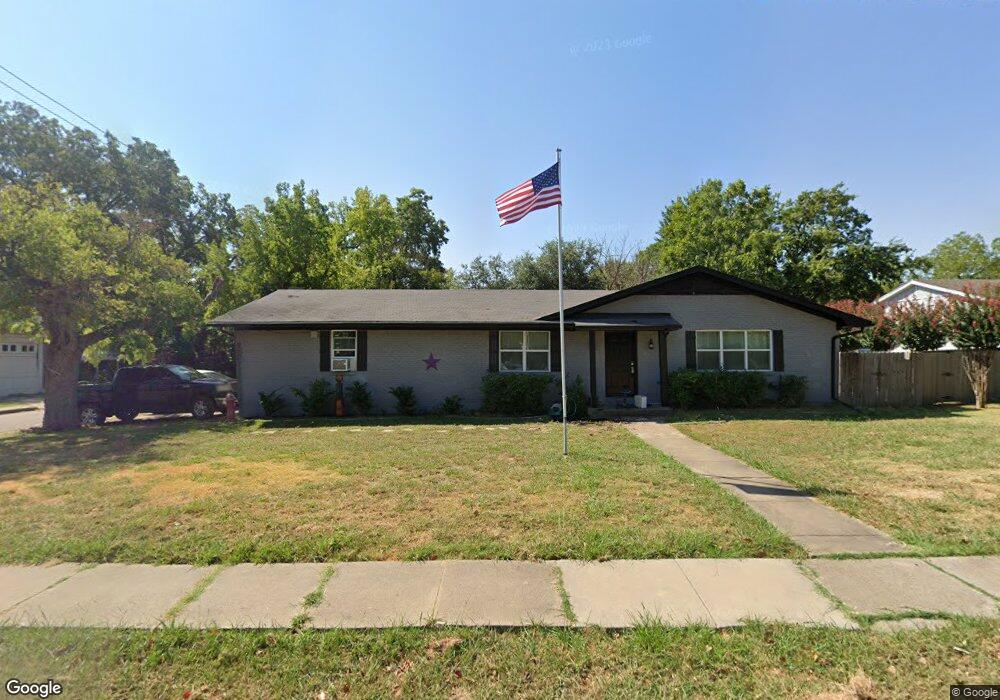 418 E 9th St, Bonham, TX 75418 - photo 1