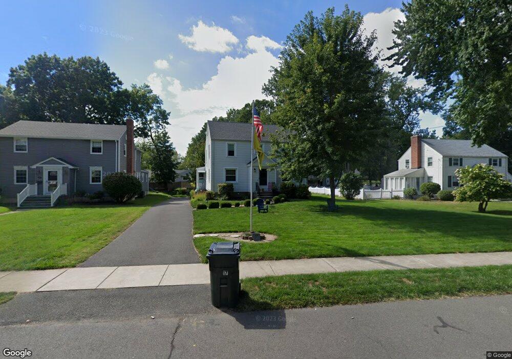 17 Wiltshire Ln, West Hartford, CT 06117 - photo 1