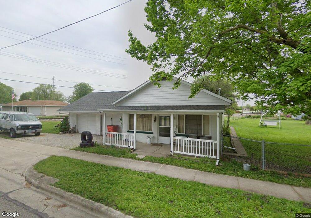 1016 S 14th St, Mattoon, IL 61938 - photo 1