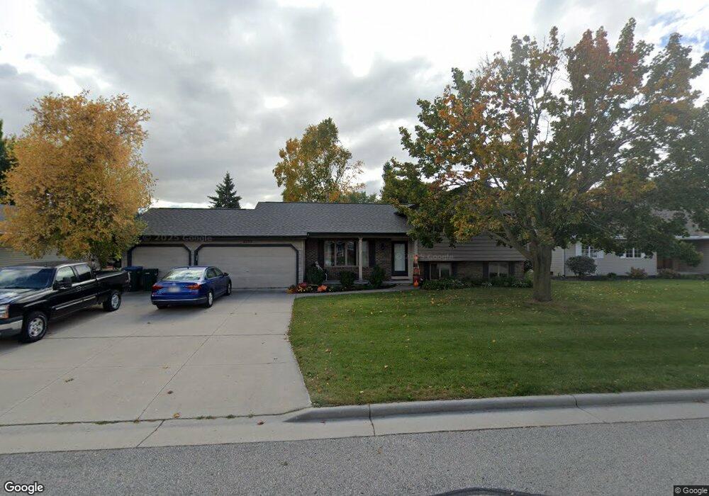 2253 W Seneca Dr, Appleton, WI 54914 - photo 1