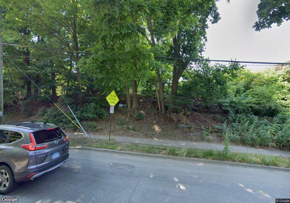 395 Unquowa Rd, Fairfield, CT 06824 - photo 1