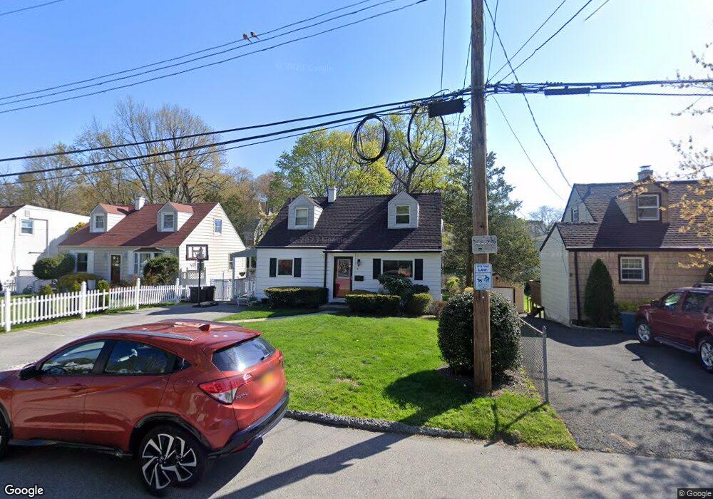 41 Cantitoe Rd, Yonkers, NY 10710 - photo 1