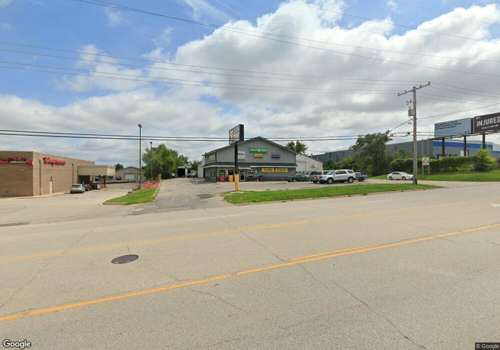 1641 Edgewood Rd SW, Cedar Rapids, IA 52404 - photo 1