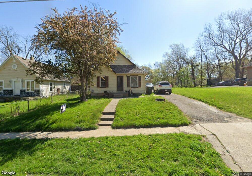 1909 22nd St, Des Moines, IA 50310 - photo 1