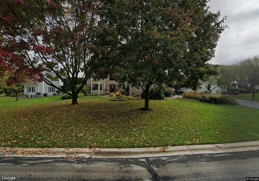 W151N10308 Windsong Cir W, Germantown, WI 53022 - photo 1