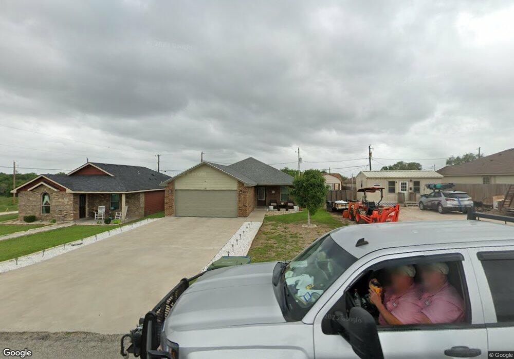 905 Magnolia St, Beeville, TX 78102 - photo 1