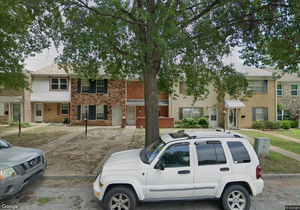 940 P St SW unit 8, Ardmore, OK 73401 - photo 1