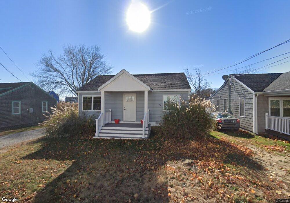 33 Beach Ave, Niantic, CT 06357 - photo 1