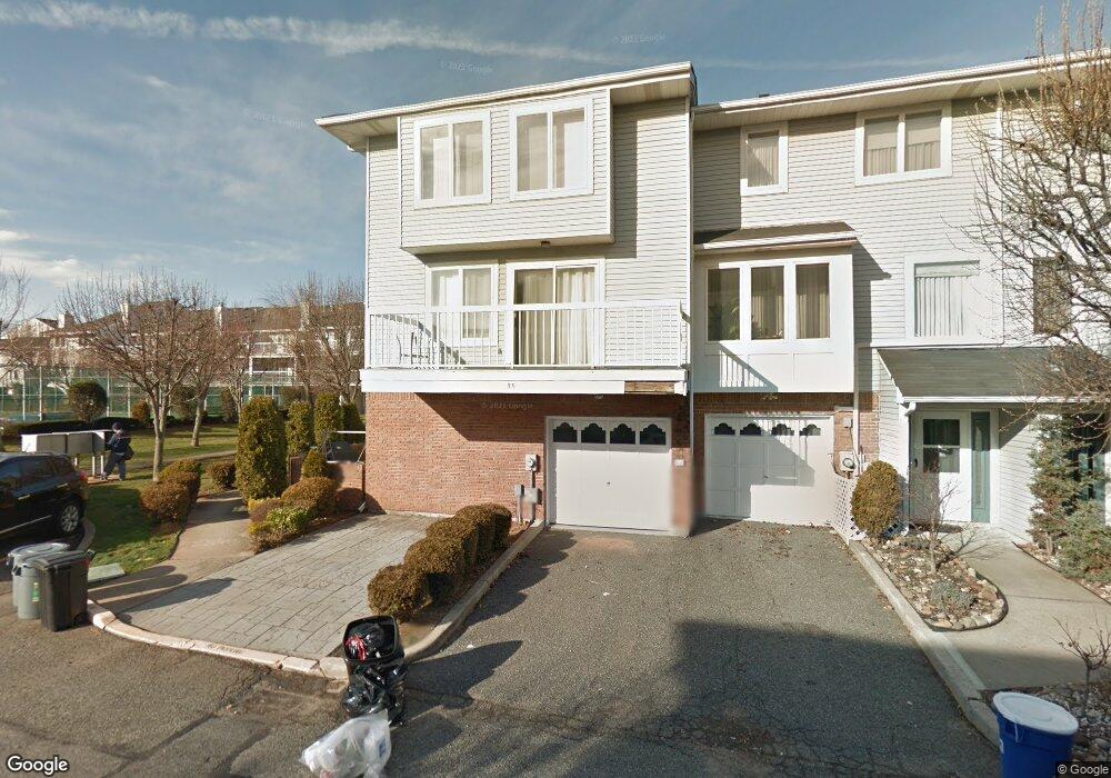 35 Flagship Cir, Staten Island, NY 10309 - photo 1
