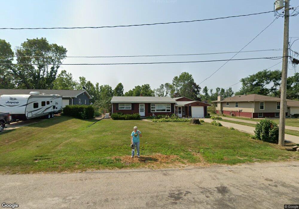 4331 Beecher Ct NW, Cedar Rapids, IA 52405 - photo 1