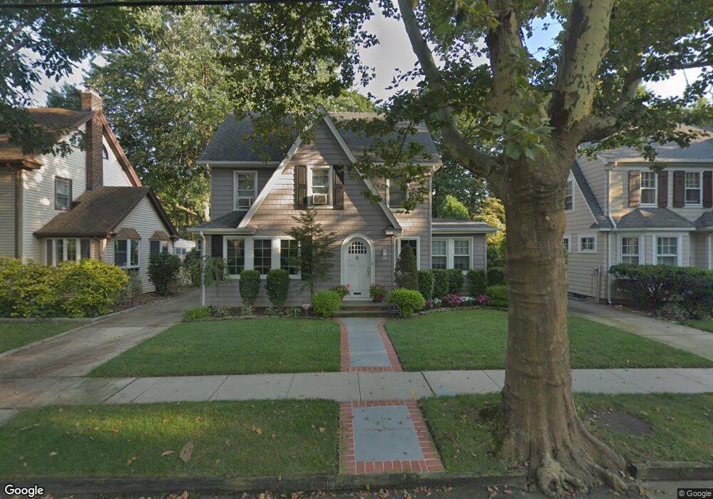 70 Superior Rd, Floral Park, NY 11001 - photo 1