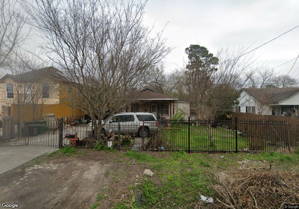 7808 Helmers St, Houston, TX 77022 - photo 1