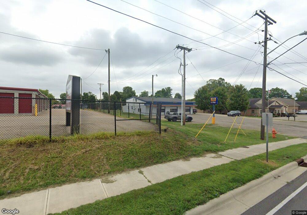 1360 N Court St, Circleville, OH 43113 - photo 1