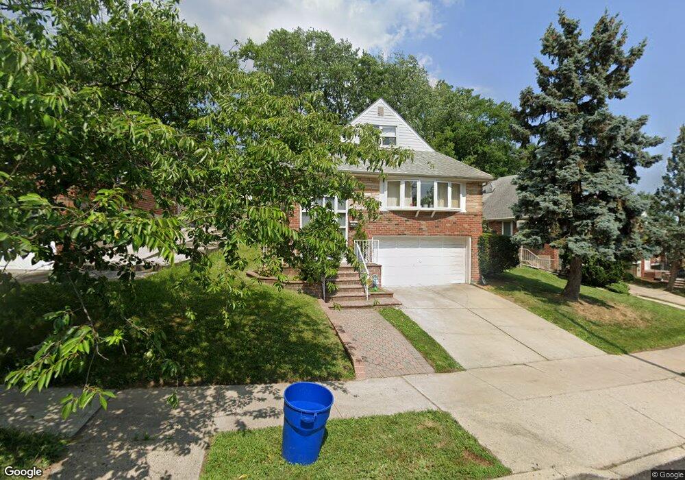 6811 Little Neck Pkwy, Glen Oaks, NY 11004 - photo 1