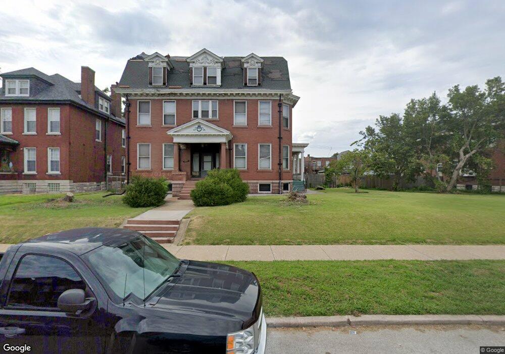 4559 Holly Ave, Saint Louis, MO 63115 - photo 1