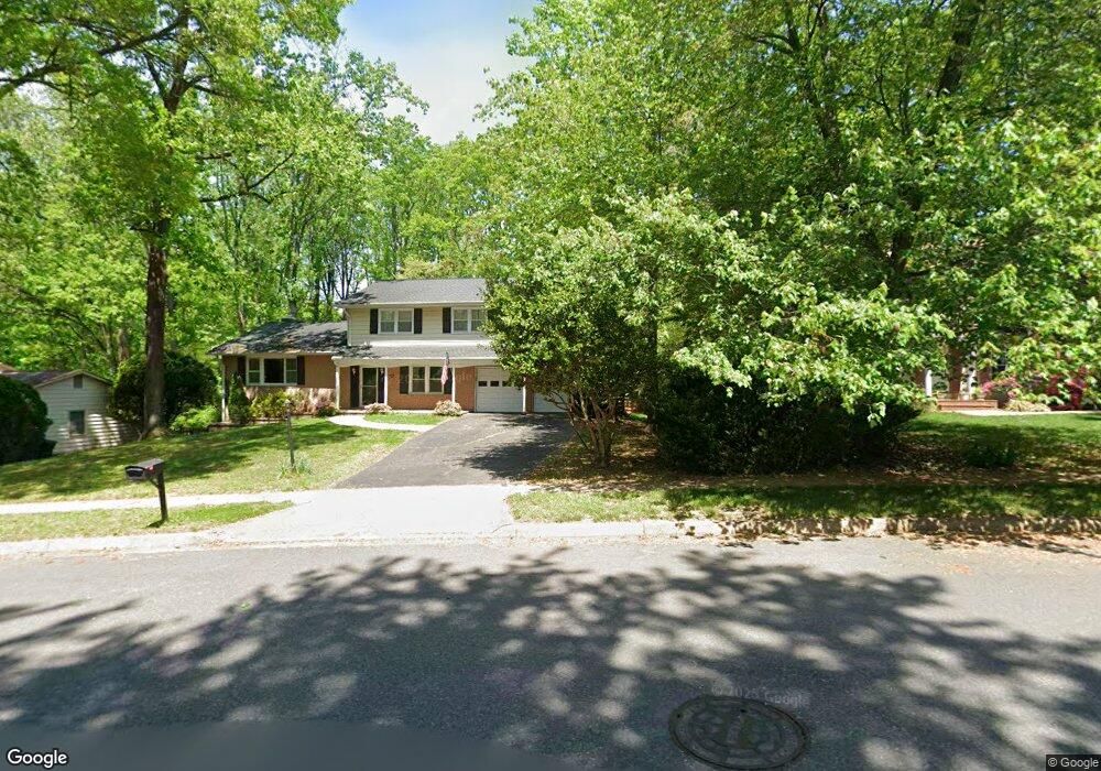 9032 Ashmeade Dr, Fairfax, VA 22032 - photo 1