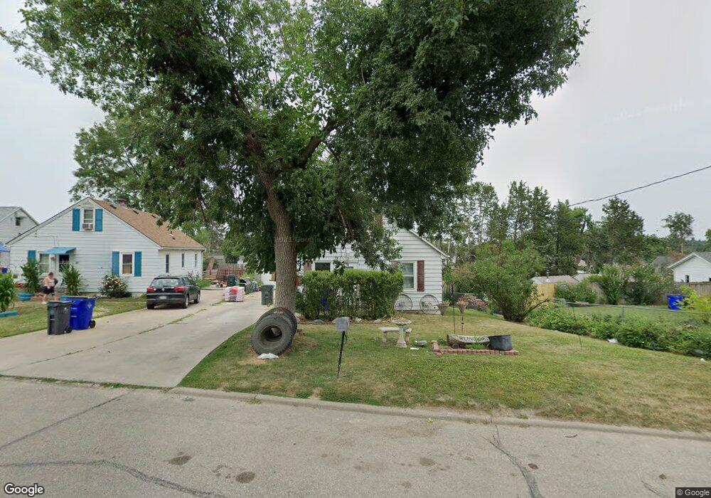 76 Allview Dr SW, Cedar Rapids, IA 52404 - photo 1