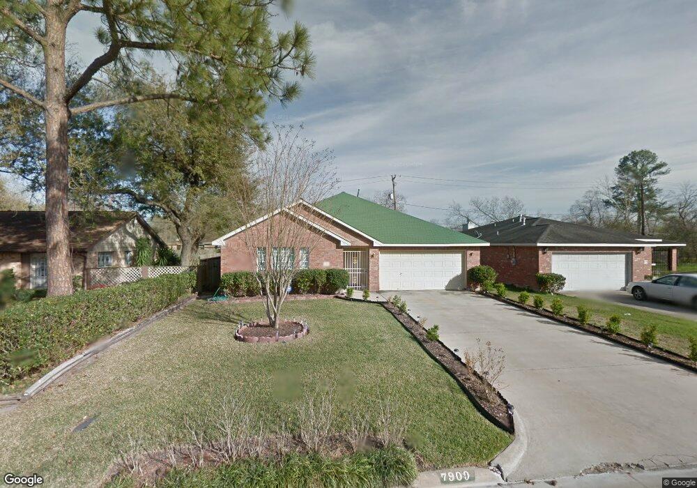 7909 Chain St, Houston, TX 77033 - photo 1