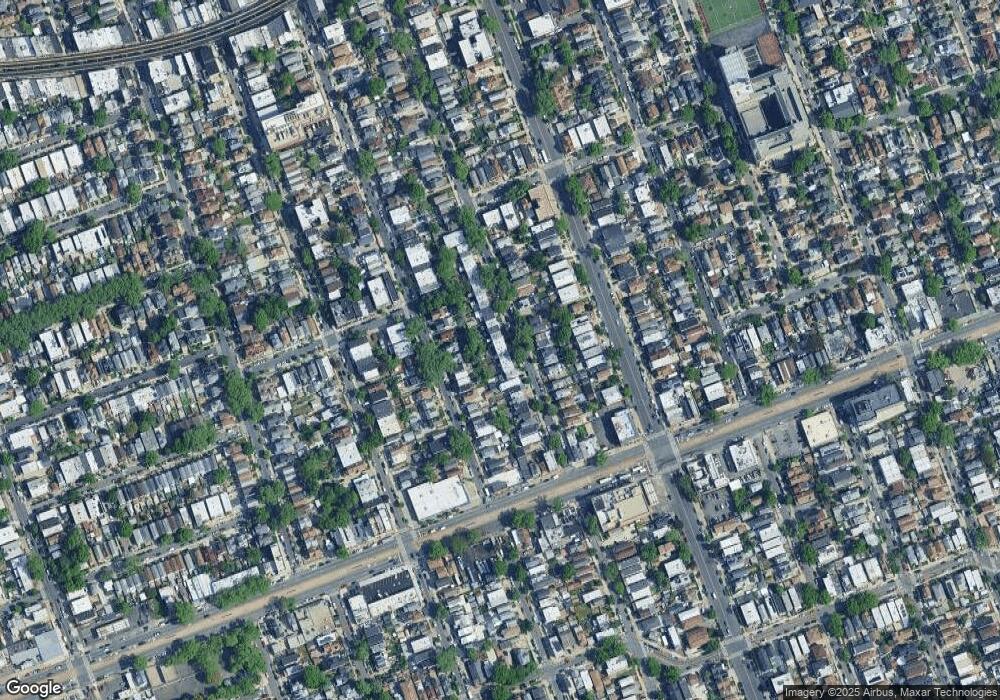 9140 110th St, Richmond Hill, NY 11418 - photo 1