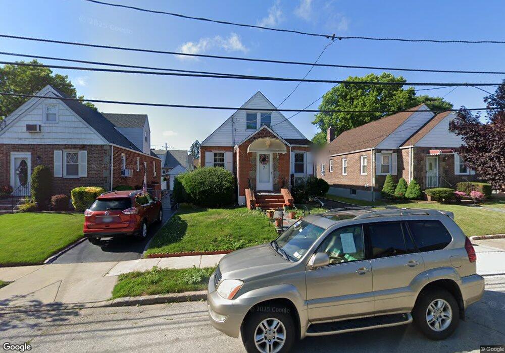 23 Jedwood Place, Valley Stream, NY 11581 - photo 1