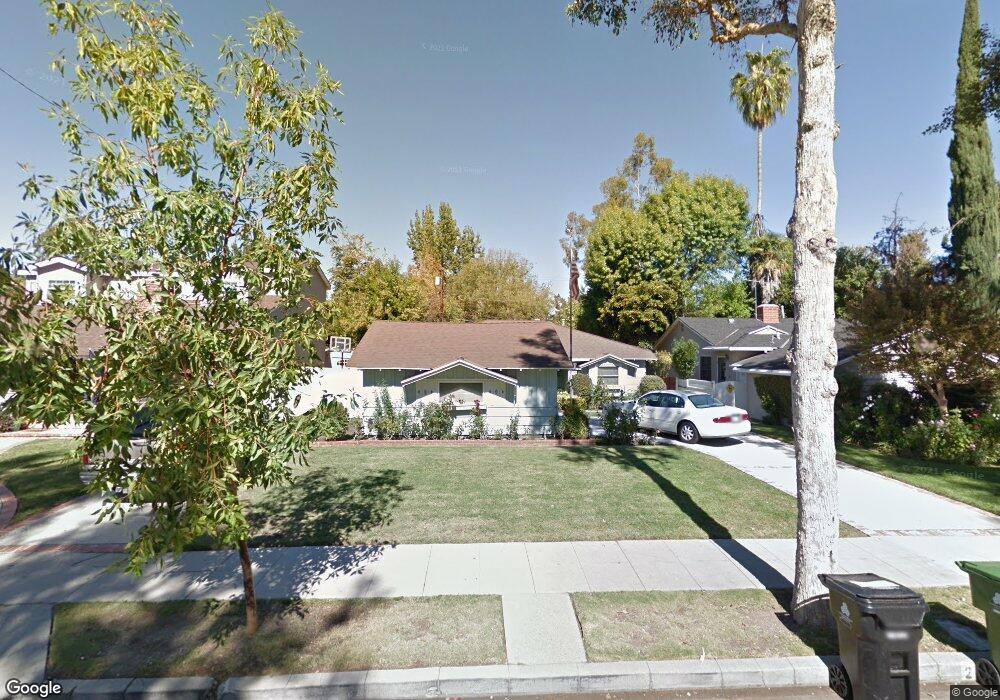 22121 Viscanio Rd, Woodland Hills, CA 91364 - photo 1