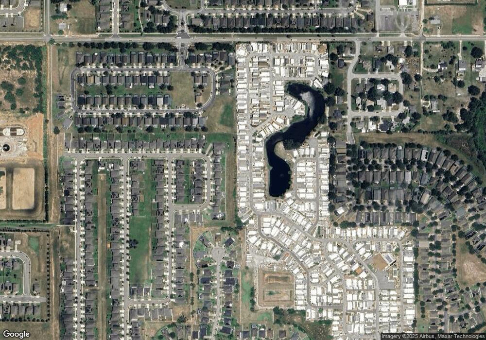 815 Center Crest Blvd, Davenport, FL 33837 - photo 1