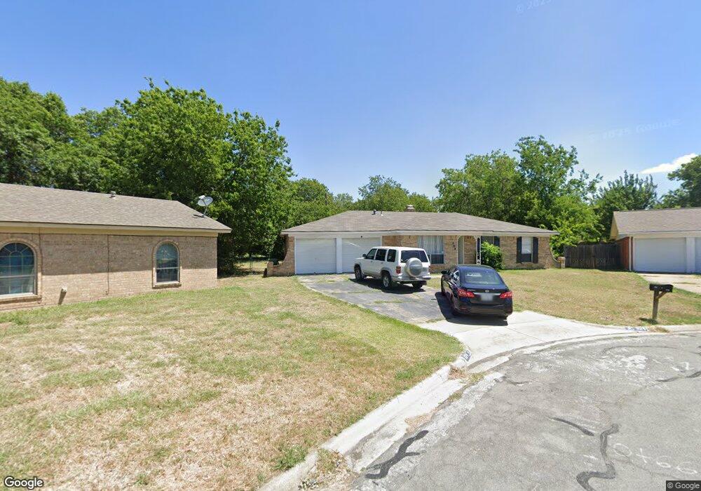 924 Madrid Ct, Hurst, TX 76053 - photo 1