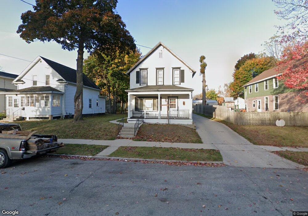 716 N 10th St, Manitowoc, WI 54220 - photo 1