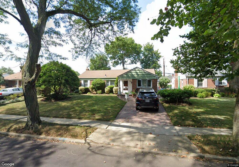 782 Palmetto Dr, Franklin Square, NY 11010 - photo 1