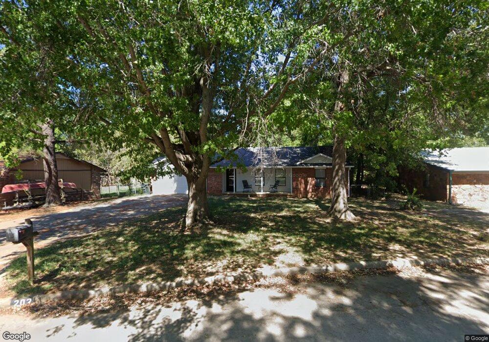 202 E 10th St S, Claremore, OK 74017 - photo 1