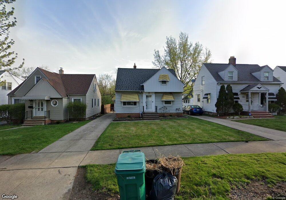 18101 Maple Heights Blvd, Maple Heights, OH 44137 - photo 1
