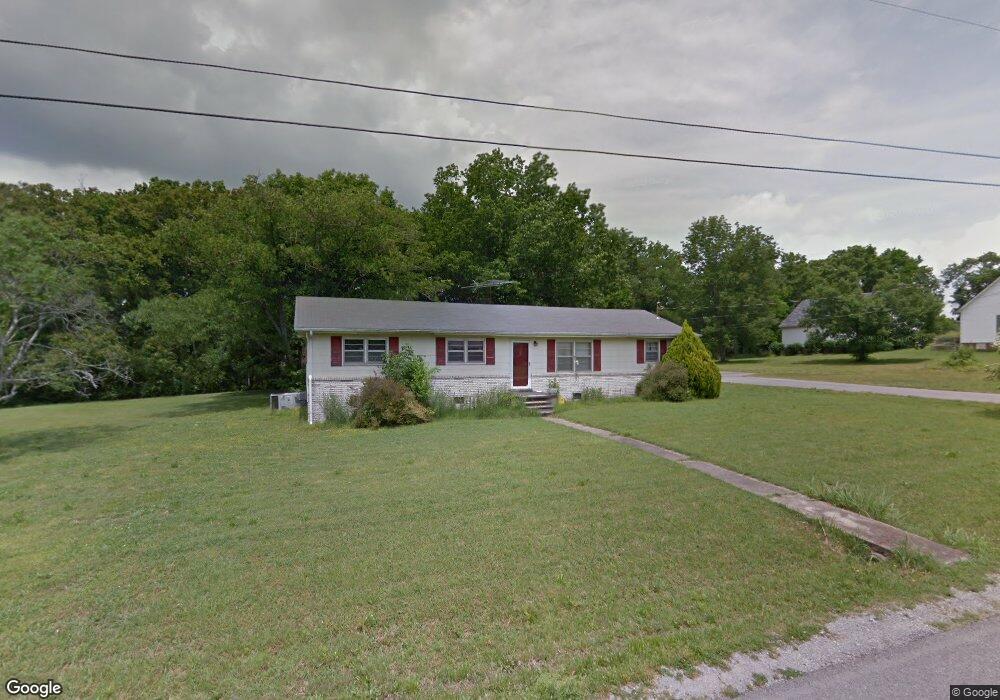 302 Woodland Dr, Shelbyville, TN 37160 - photo 1