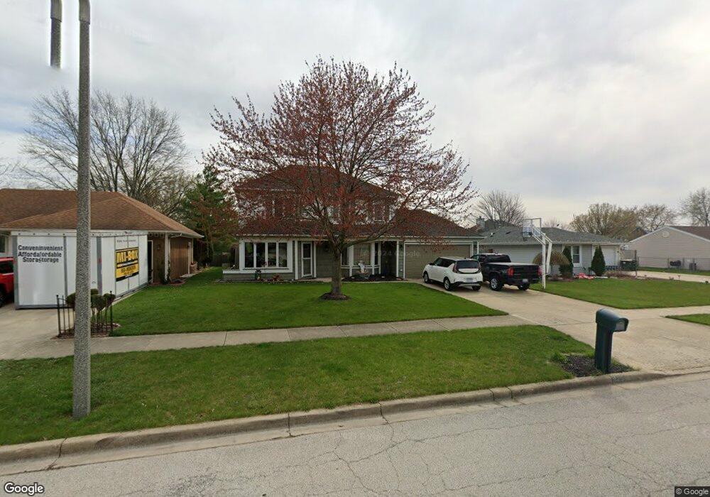 925 Shady Ln, Aurora, IL 60506 - photo 1