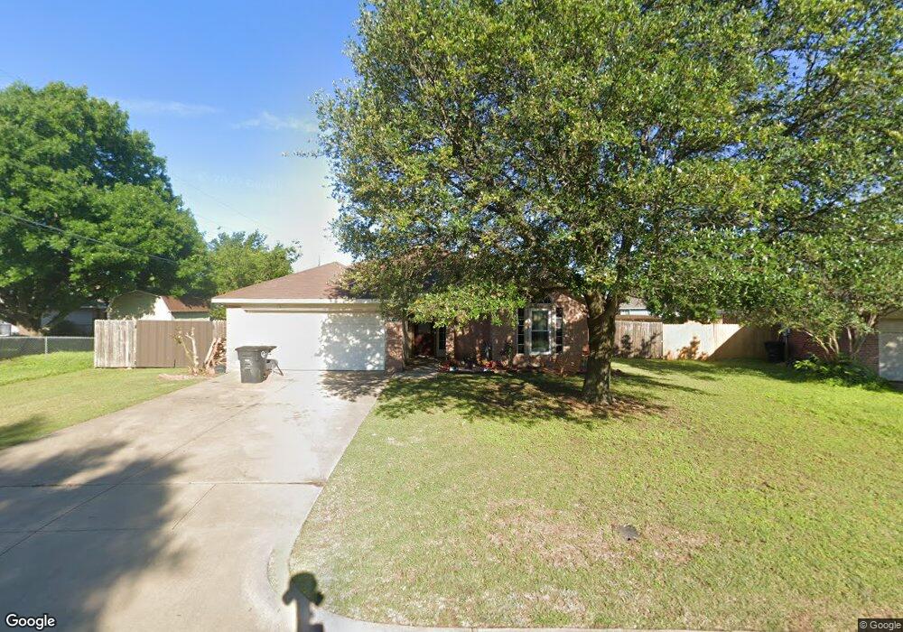 422 Preston Dr, Cleburne, TX 76033 - photo 1