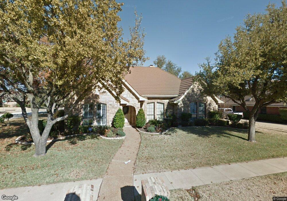 620 Oakview Dr, Hurst, TX 76054 - photo 1